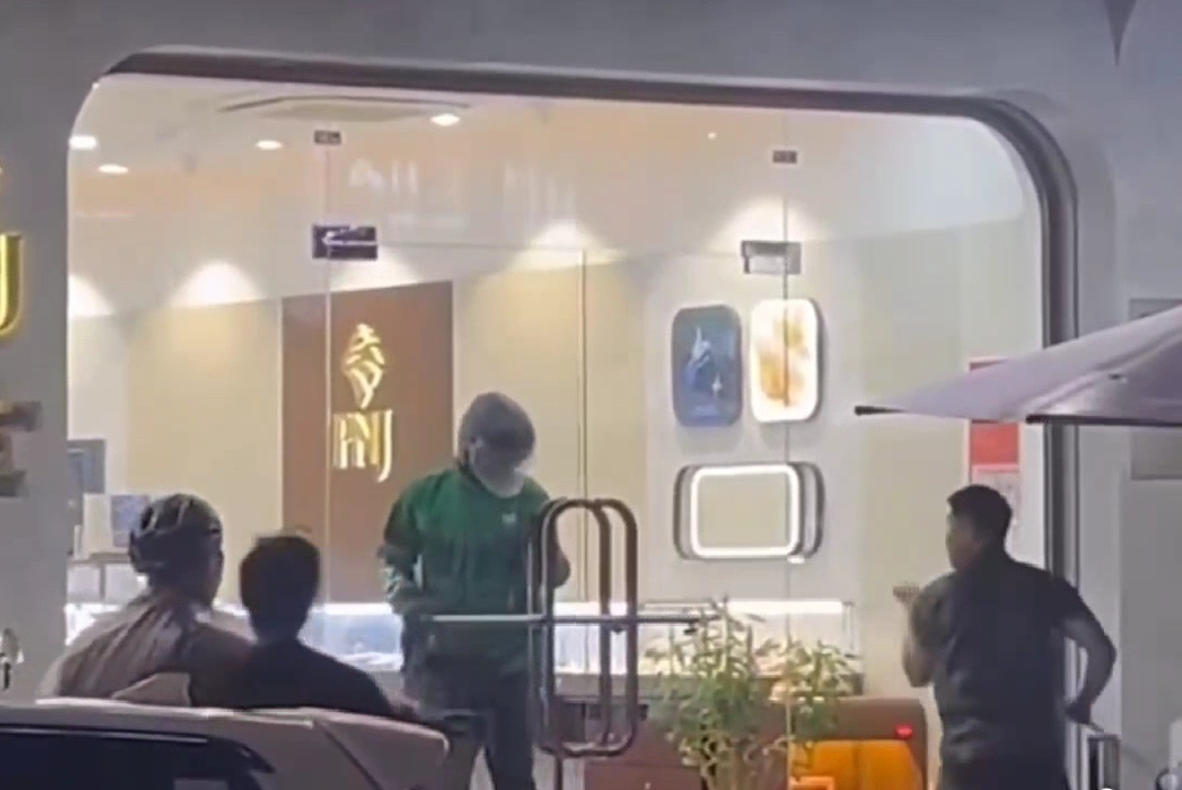 Bất ngờ với hành trình cướp tiệm vàng Đà Nẵng và kho chứa vàng của nghi phạm - Ảnh 2.