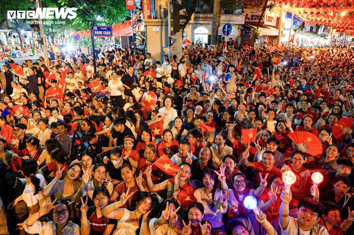 Ký ức chiến tranh Và hạnh phúc hòa bình của cựu binh Nguyễn Tiến Nhã tại Ba Đình - Ảnh 4.