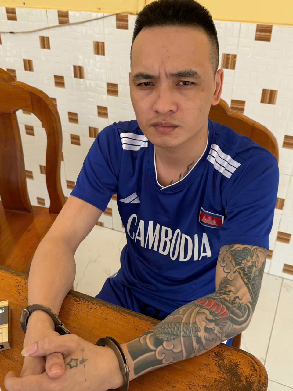 Băng nhóm giả danh cán bộ tư pháp lừa đảo 200 tỉ đồng vừa bị bắt giữ - Ảnh 1. Băng nhóm giả danh cán bộ tư pháp lừa đảo 200 tỉ đồng vừa bị bắt giữ - Ảnh 1.