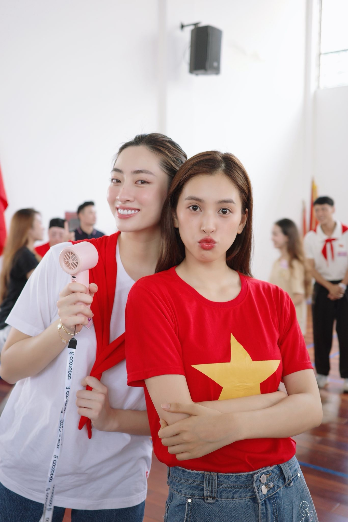 Dương Hoàng Yến đi lạc vào Khối Thiếu Nhi ở Sơ duyệt - Ảnh 7. Dương Hoàng Yến đi lạc vào Khối Thiếu Nhi ở Sơ duyệt - Ảnh 7.