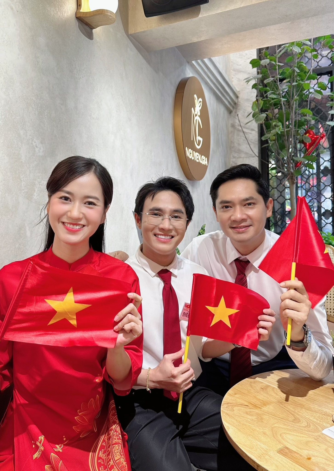 Dương Hoàng Yến đi lạc vào Khối Thiếu Nhi ở Sơ duyệt - Ảnh 21. Dương Hoàng Yến đi lạc vào Khối Thiếu Nhi ở Sơ duyệt - Ảnh 21.