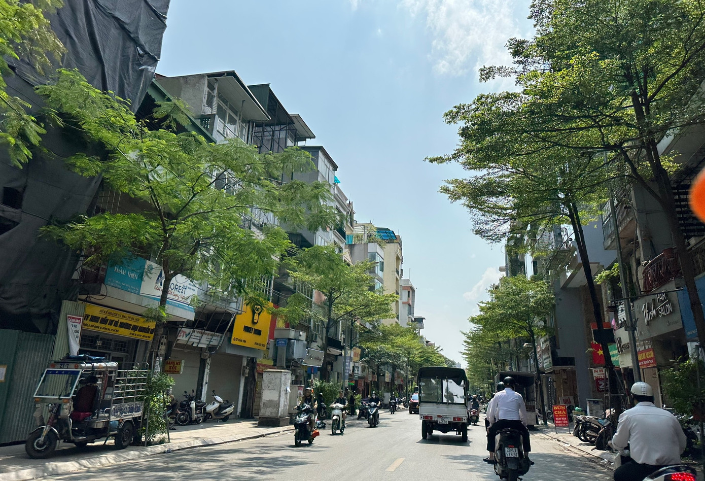 Miền Bắc nắng nhẹ trước mưa lớn , thời tiết biến đổi bất ngờ - Ảnh 1. Miền Bắc nắng nhẹ trước mưa lớn , thời tiết biến đổi bất ngờ - Ảnh 1.