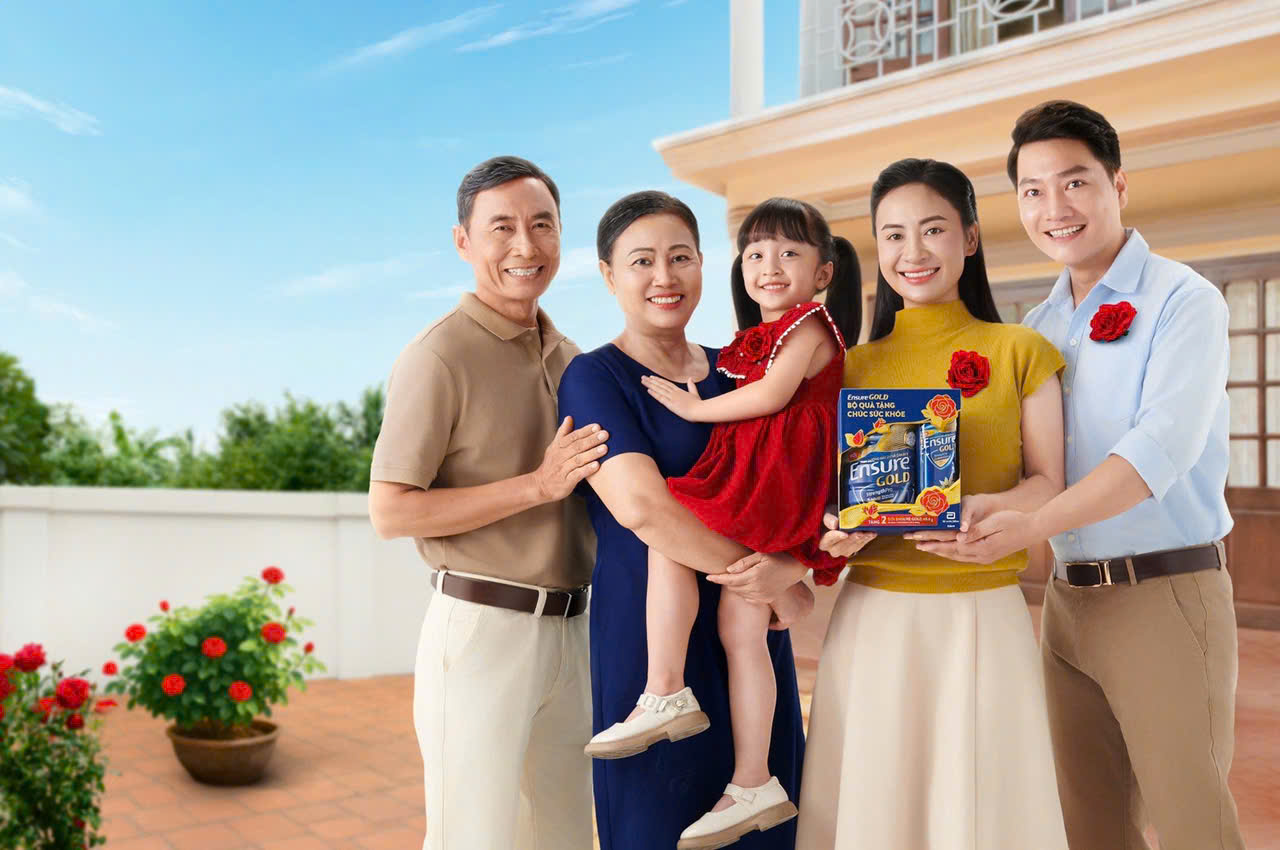 Chăm s&oacute;c sức khỏe thay lời tri &acirc;n cha mẹ m&ugrave;a Vu Lan - Ảnh 1.