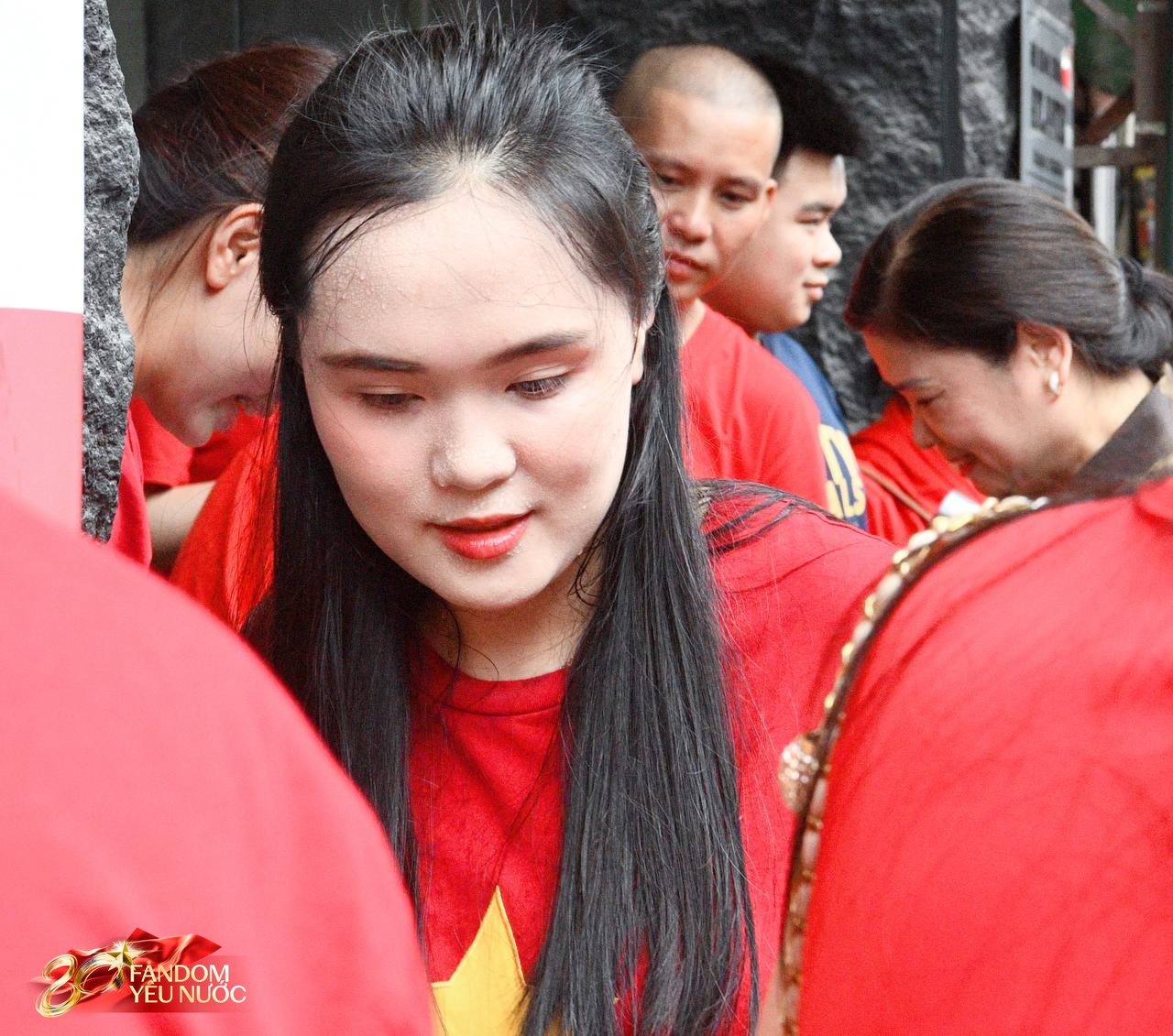 Vợ Duy Mạnh gây sốt với khoảnh khắc dựa dẫm vào mẹ - phu nhân cựu Chủ tịch CLB Sài Gòn khi xem A80- Ảnh 3. Vợ Duy Mạnh gây sốt với khoảnh khắc dựa dẫm vào mẹ - phu nhân cựu Chủ tịch CLB Sài Gòn khi xem A80- Ảnh 3.