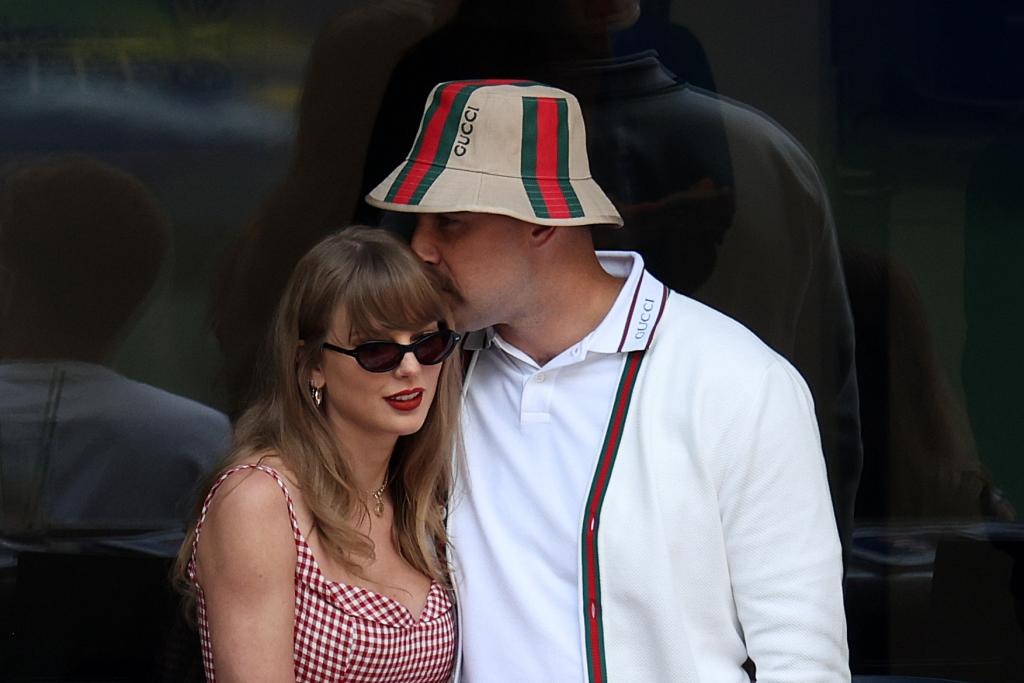 Hợp đồng tiền hôn nhân của Taylor Swift - Travis Kelce: Cầu thủ 1m96 chịu thiệt ký thỏa thuận "3 không"?- Ảnh 3. Hợp đồng tiền hôn nhân của Taylor Swift - Travis Kelce: Cầu thủ 1m96 chịu thiệt ký thỏa thuận "3 không"?- Ảnh 3.