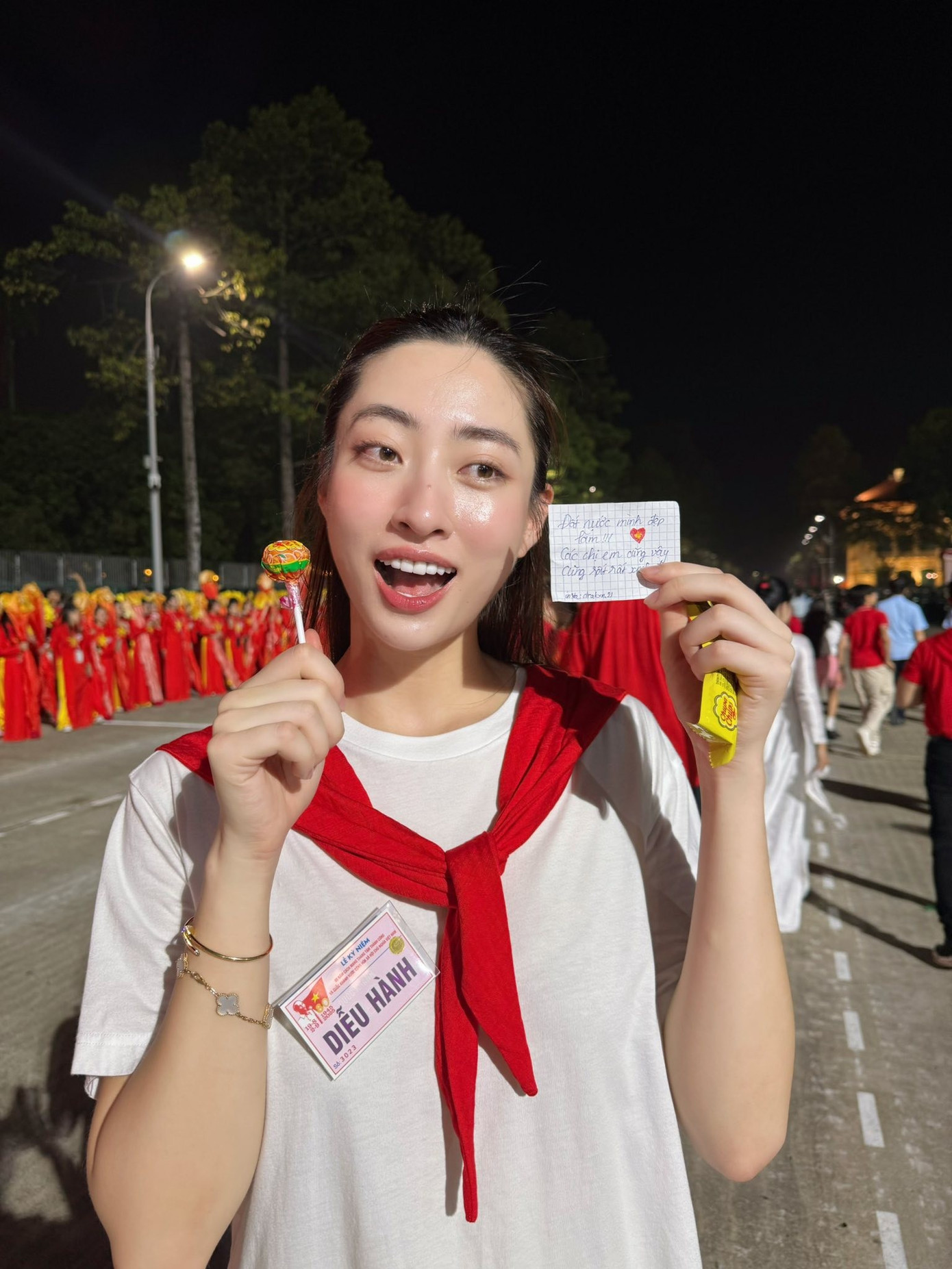 Dương Hoàng Yến đi lạc vào Khối Thiếu Nhi ở Sơ duyệt - Ảnh 5. Dương Hoàng Yến đi lạc vào Khối Thiếu Nhi ở Sơ duyệt - Ảnh 5.