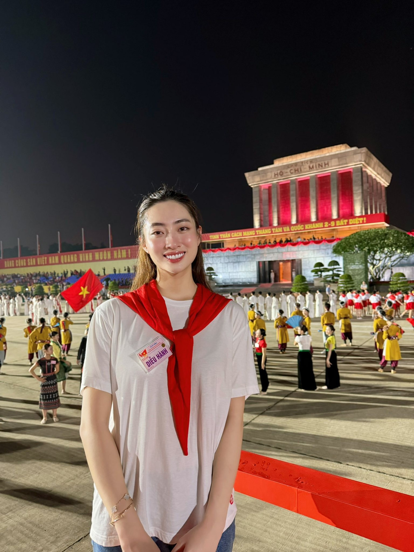 Dương Hoàng Yến đi lạc vào Khối Thiếu Nhi ở Sơ duyệt - Ảnh 4. Dương Hoàng Yến đi lạc vào Khối Thiếu Nhi ở Sơ duyệt - Ảnh 4.