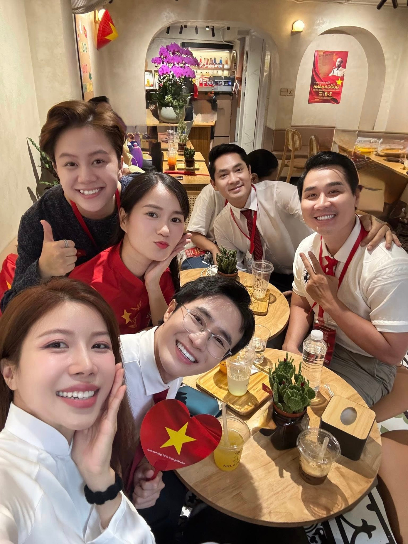 Dương Hoàng Yến đi lạc vào Khối Thiếu Nhi ở Sơ duyệt - Ảnh 12. Dương Hoàng Yến đi lạc vào Khối Thiếu Nhi ở Sơ duyệt - Ảnh 12.