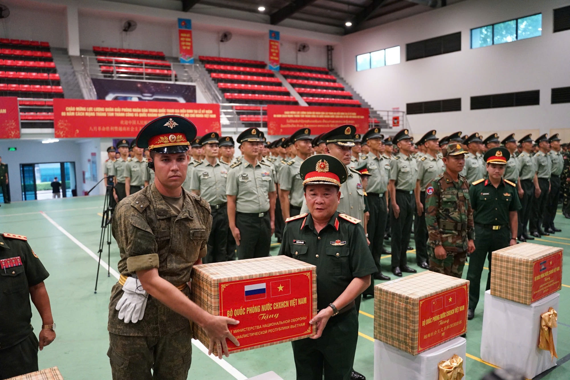 Bộ Quốc phòng Việt Nam gặp mặt quân nhân 4 đoàn Quân đội nước ngòai - Ảnh 3. Bộ Quốc phòng Việt Nam gặp mặt quân nhân 4 đoàn Quân đội nước ngòai - Ảnh 3.
