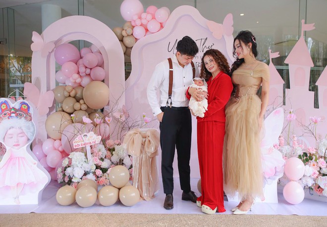 Cựu BTV VTC tiết lộ: Mẹ chồng quản lý hàng trăm nhân viên nhưng vẫn đi bê đồ phụ con dâu bán hàng- Ảnh 4. Cựu BTV VTC tiết lộ: Mẹ chồng quản lý hàng trăm nhân viên nhưng vẫn đi bê đồ phụ con dâu bán hàng- Ảnh 4.