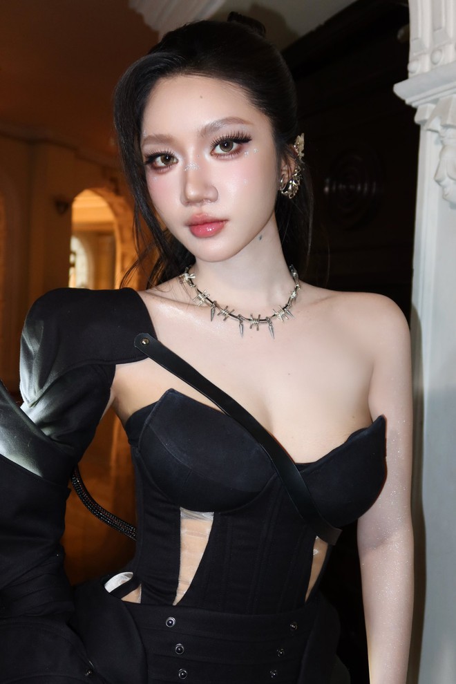 "Em Xinh" Orange công khai yêu "hồng hài nhi" kém 4 tuổi?- Ảnh 9. "Em Xinh" Orange công khai yêu "hồng hài nhi" kém 4 tuổi?- Ảnh 9.