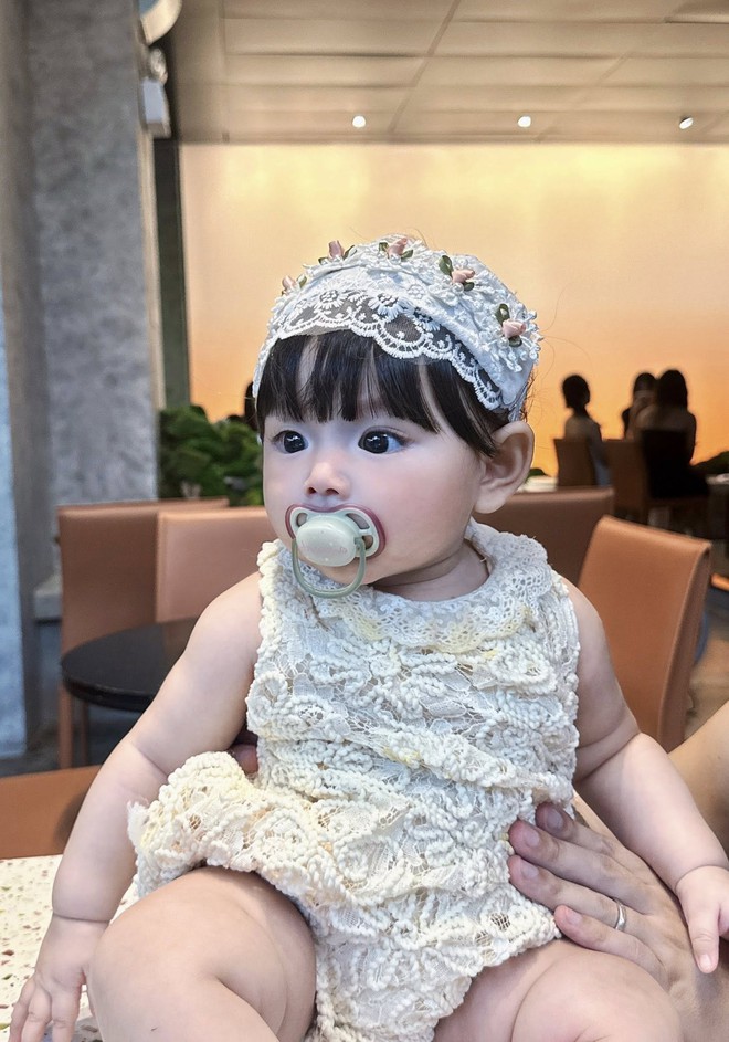 Cựu BTV VTC tiết lộ: Mẹ chồng quản lý hàng trăm nhân viên nhưng vẫn đi bê đồ phụ con dâu bán hàng- Ảnh 2. Cựu BTV VTC tiết lộ: Mẹ chồng quản lý hàng trăm nhân viên nhưng vẫn đi bê đồ phụ con dâu bán hàng- Ảnh 2.