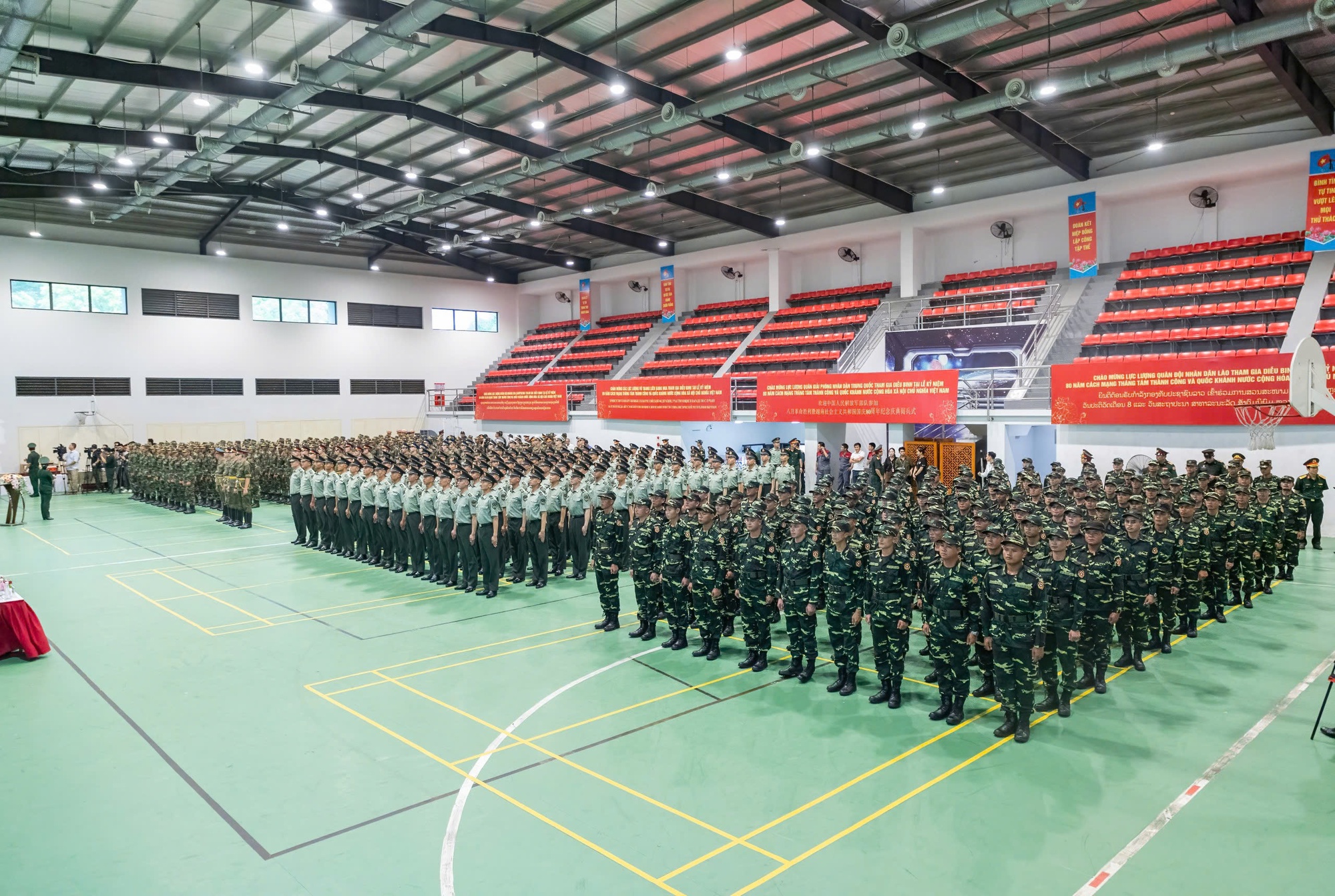 Bộ Quốc phòng Việt Nam gặp mặt quân nhân 4 đoàn Quân đội nước ngòai - Ảnh 2. Bộ Quốc phòng Việt Nam gặp mặt quân nhân 4 đoàn Quân đội nước ngòai - Ảnh 2.