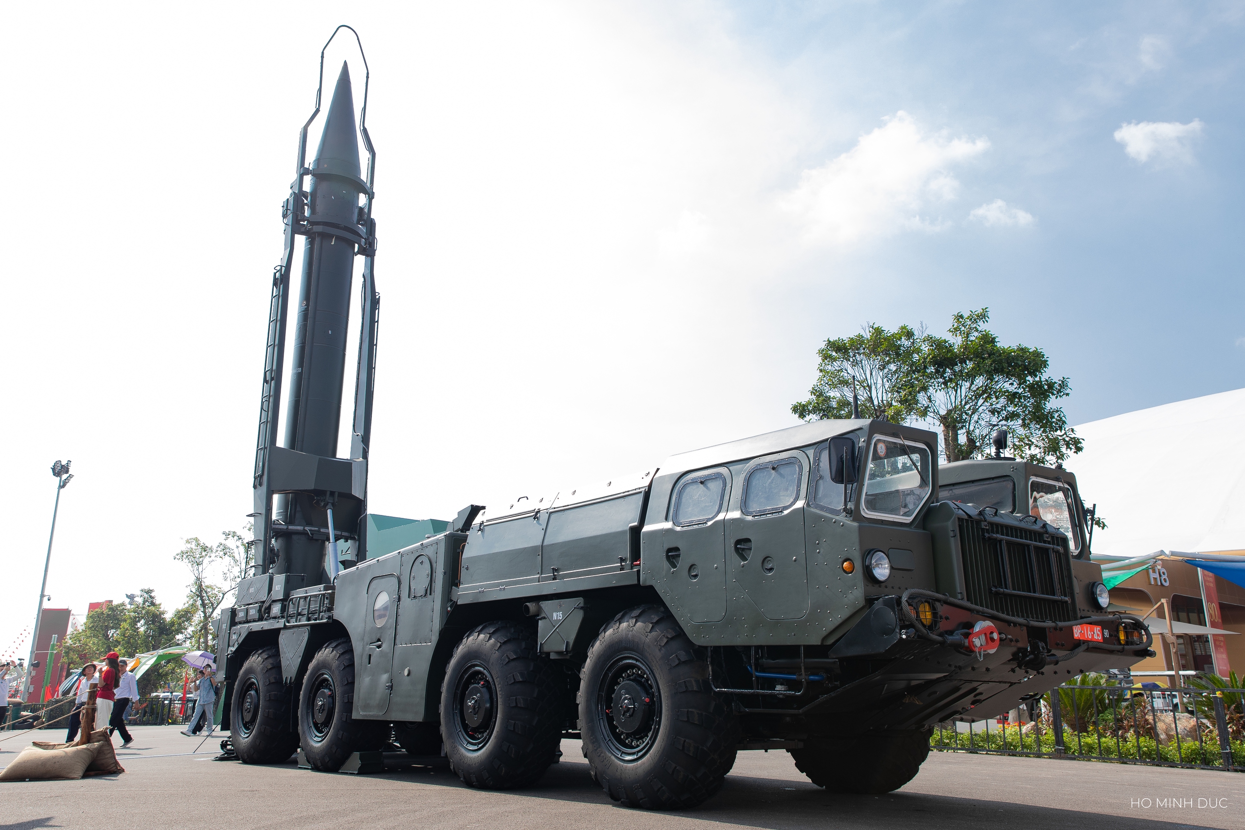 Tổ hợp tên lửa Scud-B 'sừng sững' tại công trình kỷ lục Việt Nam: Nặng gần 6 tấn, bắn xa nhất 300km - Ảnh 1.