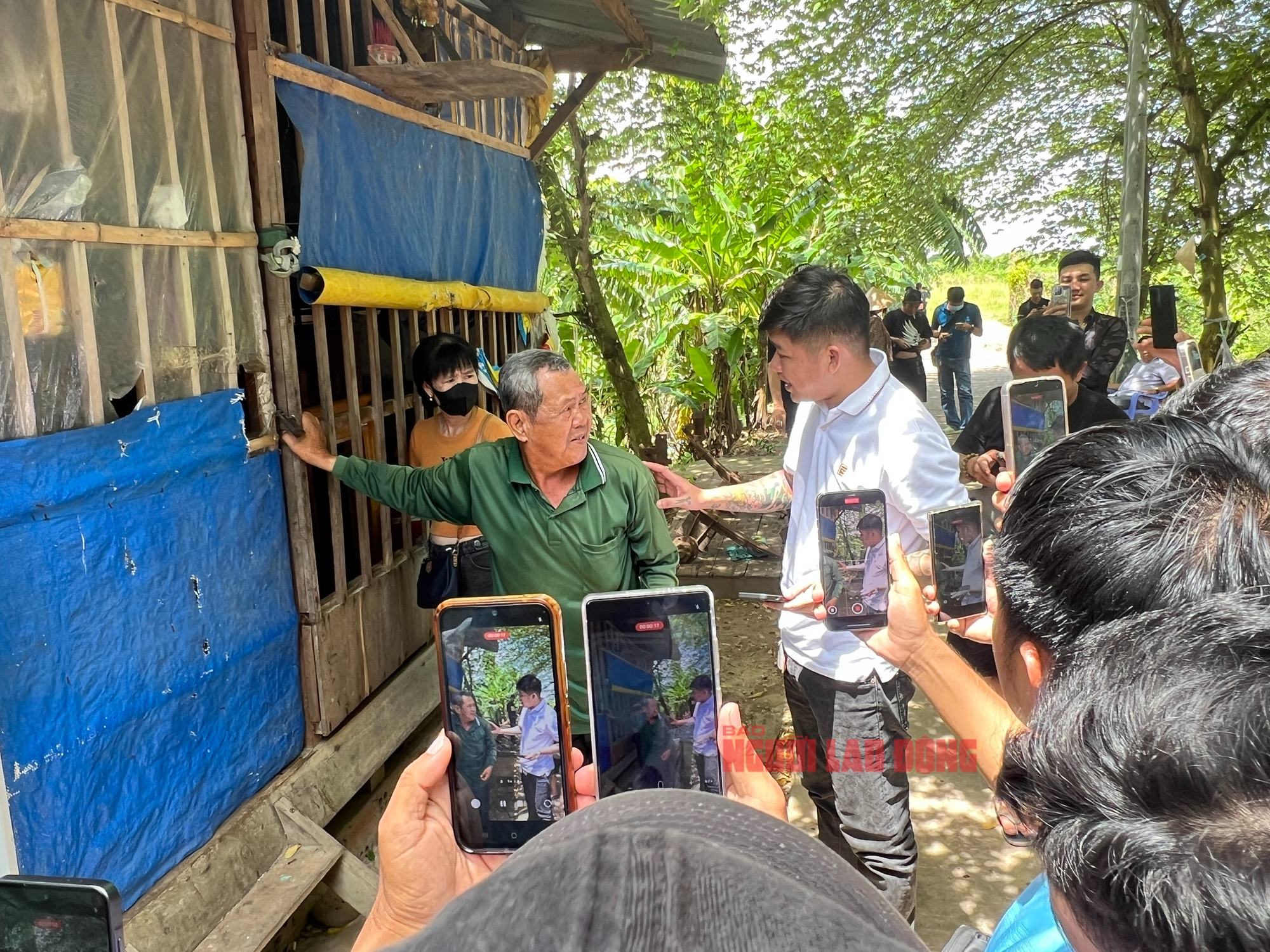 Ông Ba Minh - từ nhân vật được thương cảm thành hiện tượng bất đắc dĩ của mạng xã hội- Ảnh 2. Ông Ba Minh - từ nhân vật được thương cảm thành hiện tượng bất đắc dĩ của mạng xã hội- Ảnh 2.