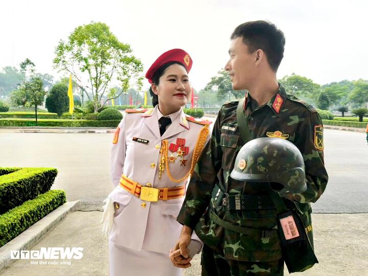 Đôi vợ chồng quân nhân trong a 80: Nhiệm vụ thiêng liêng và tình yêu xa xôi - Ảnh 1.