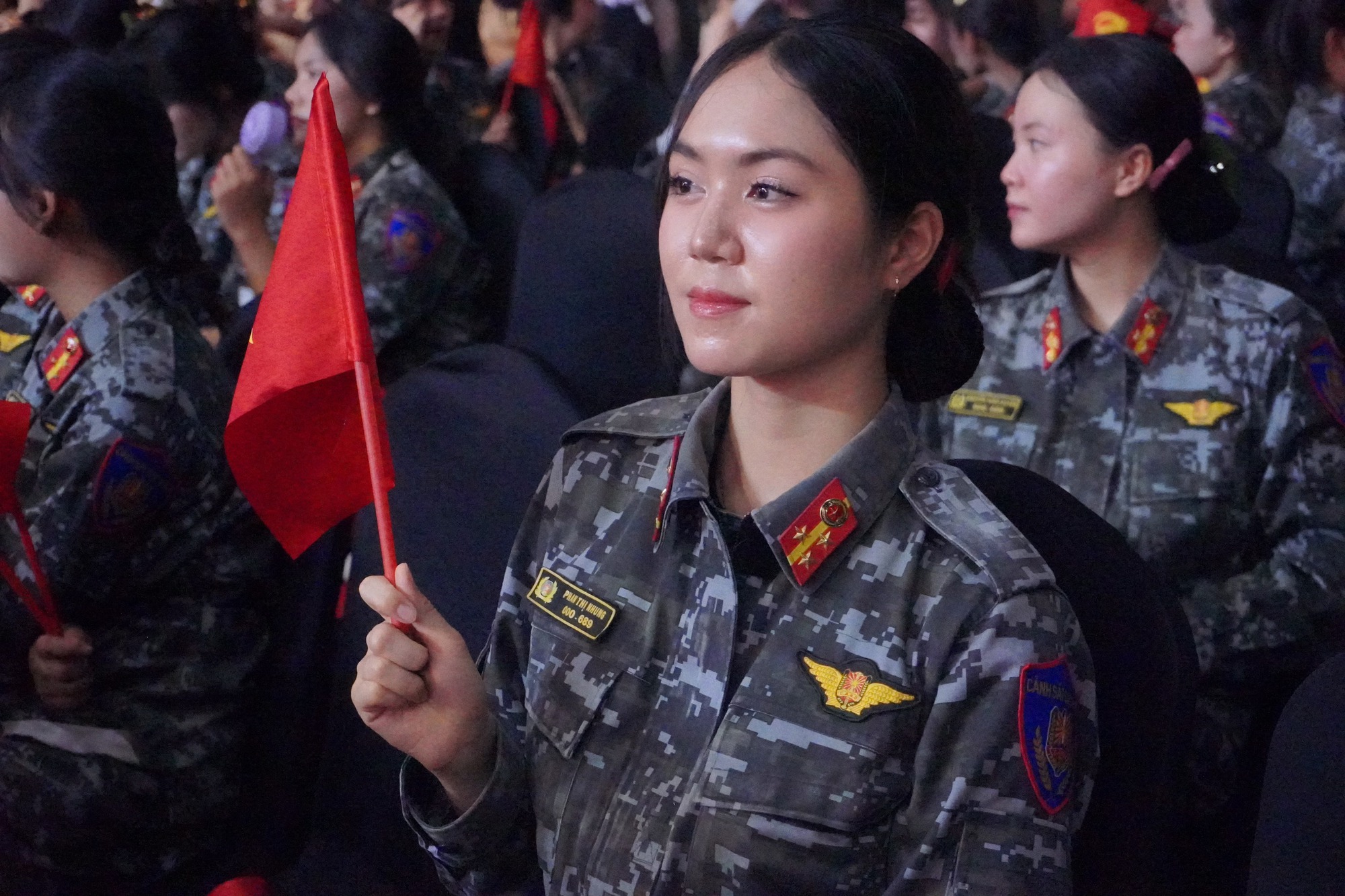 &ldquo;G&agrave; con đi điều lệnh&rdquo; - mỹ nh&acirc;n ĐH Cảnh s&aacute;t nh&acirc;n d&acirc;n TP.HCM đang được t&igrave;m kiếm l&agrave; ai?- Ảnh 8.