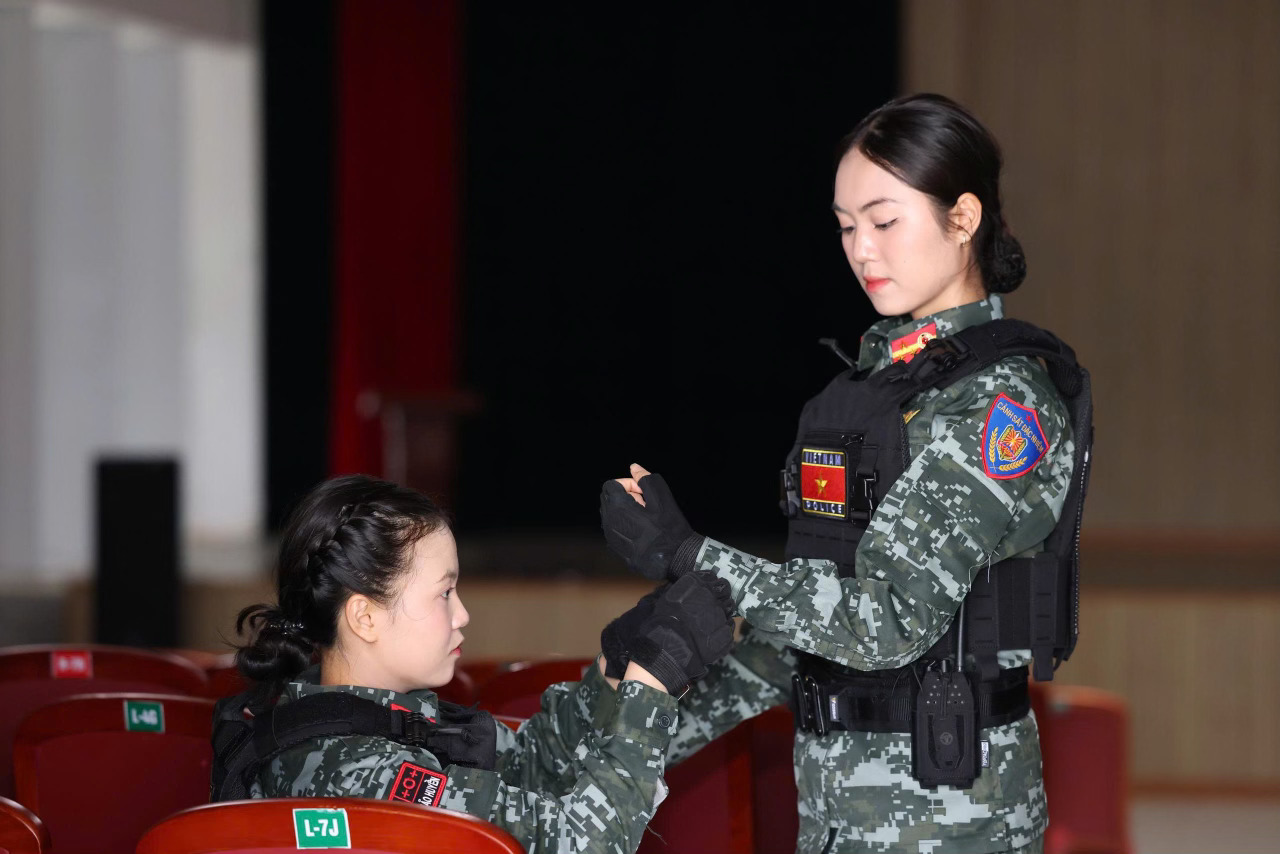 &ldquo;G&agrave; con đi điều lệnh&rdquo; - mỹ nh&acirc;n ĐH Cảnh s&aacute;t nh&acirc;n d&acirc;n TP.HCM đang được t&igrave;m kiếm l&agrave; ai?- Ảnh 6.