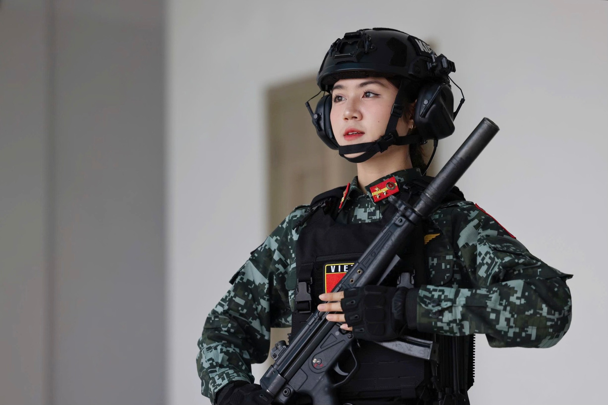 &ldquo;G&agrave; con đi điều lệnh&rdquo; - mỹ nh&acirc;n ĐH Cảnh s&aacute;t nh&acirc;n d&acirc;n TP.HCM đang được t&igrave;m kiếm l&agrave; ai?- Ảnh 7.