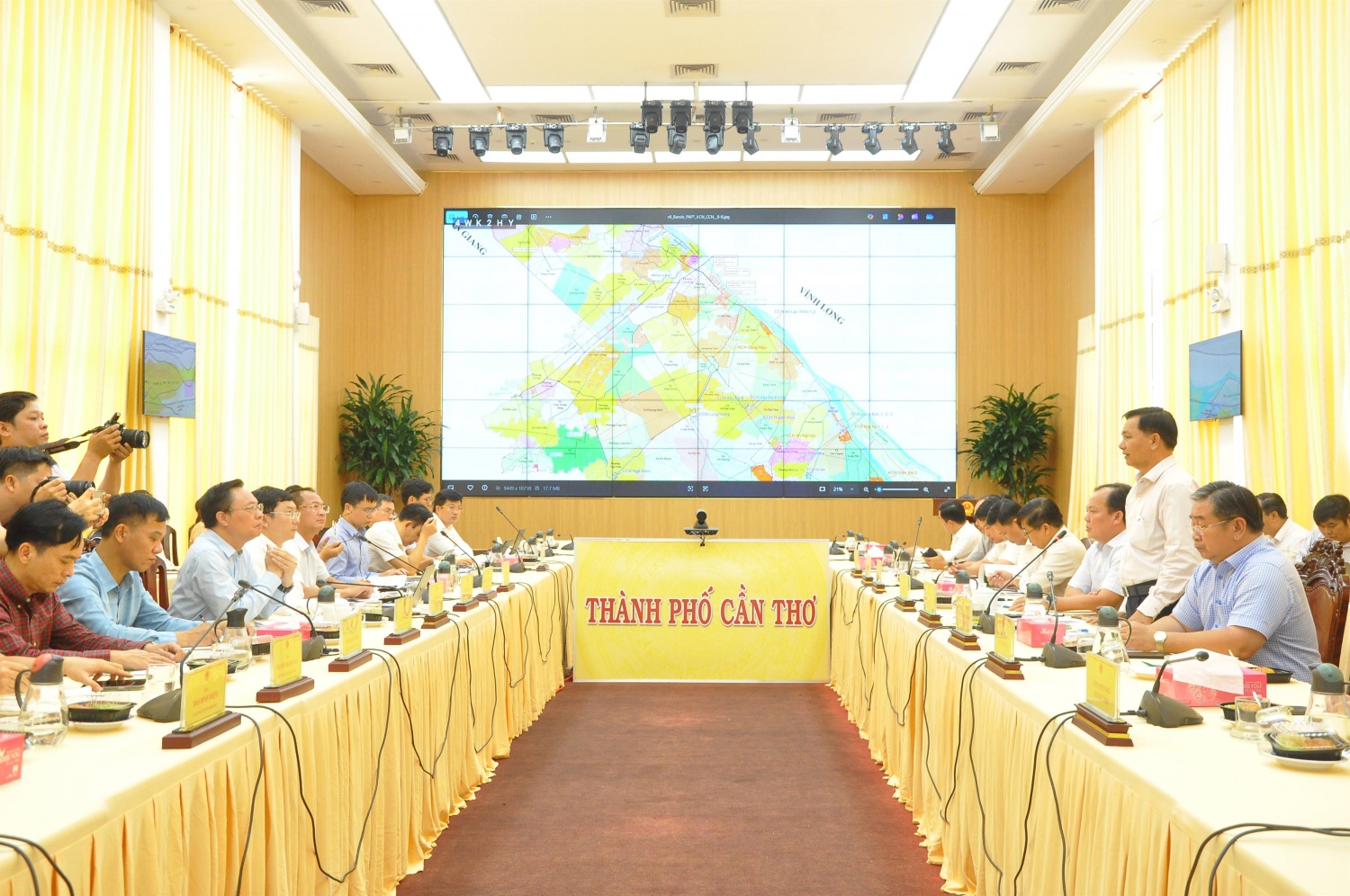 “Thủ phủ miền Tây” của Việt Nam sẽ có mô hình thu hút hàng chục tỷ USD, DN đóng góp 9% GDP cả nước đề xuất gì?- Ảnh 2. “Thủ phủ miền Tây” của Việt Nam sẽ có mô hình thu hút hàng chục tỷ USD, DN đóng góp 9% GDP cả nước đề xuất gì?- Ảnh 2.