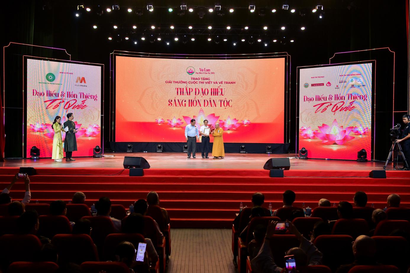 Vu Lan 2025: Đạo hiếu & Dân tộc – Hồn thiêng Tổ quốc - Ảnh 3. Vu Lan 2025: Đạo hiếu & Dân tộc – Hồn thiêng Tổ quốc - Ảnh 3.