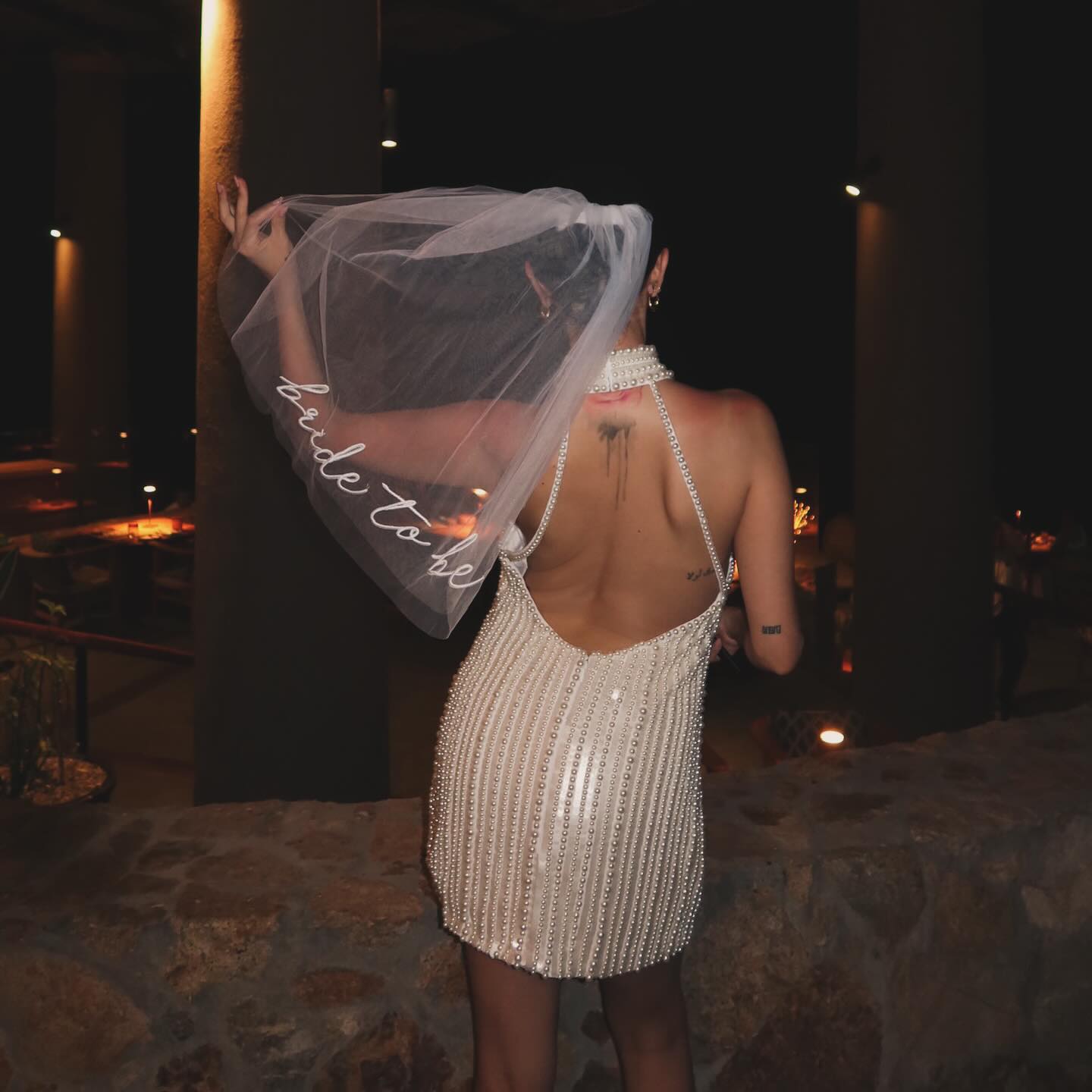 Selena Gomez sắp thành vợ người ta: Xinh đẹp dịu dàng phát sốt, diện bikini sexy muốn Selena Gomez sắp thành vợ người ta: Xinh đẹp dịu dàng phát sốt, diện bikini sexy muốn