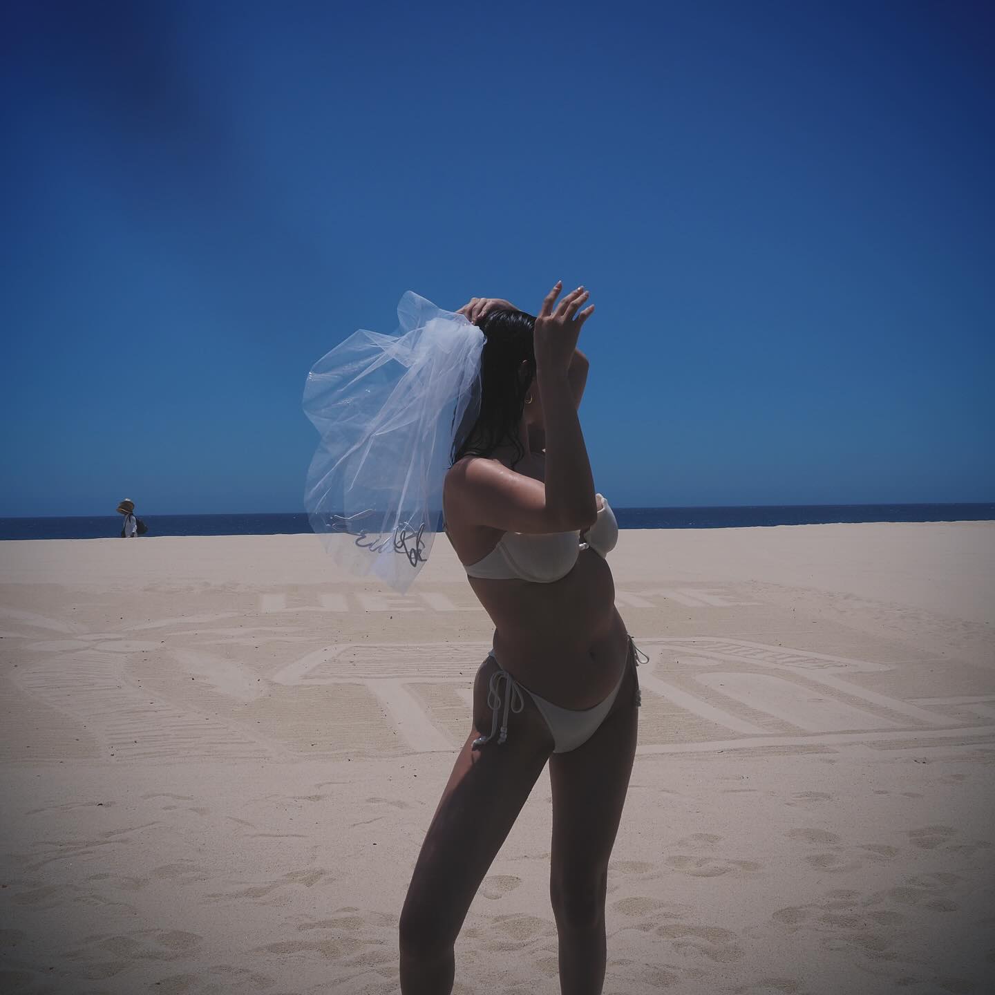 Selena Gomez sắp thành vợ người ta: Xinh đẹp dịu dàng phát sốt, diện bikini sexy muốn Selena Gomez sắp thành vợ người ta: Xinh đẹp dịu dàng phát sốt, diện bikini sexy muốn
