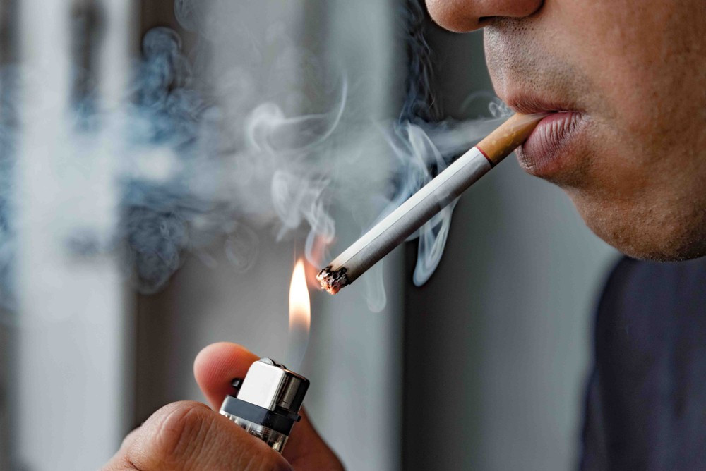 Quý Ông 'Chưa Đến Chợ Đã Hết Tiền': Có Thể Là Dấu Hiệu Cảnh Báo Nhiều Bệnh Nguy Hiểm Khác 3 Vi Sao Hut Thuoc La Rang Vang Hoi Mieng 1756429885180 1756429885421133390687