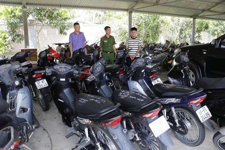 Triệt phá đường dây trộm cắp xe máy xuyên quốc gia tại Nghệ An - Ảnh 3. Triệt phá đường dây trộm cắp xe máy xuyên quốc gia tại Nghệ An - Ảnh 3.