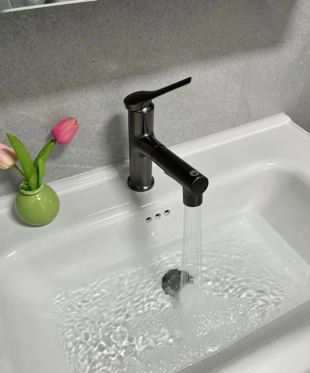 Mẹ H&agrave; Nội chia sẻ: T&ocirc;i từng ở tầng 28 suốt 8 năm, đến khi chuyển xuống tầng 6 mới biết cuộc sống thật sự thoải m&aacute;i l&agrave; thế n&agrave;o- Ảnh 5.