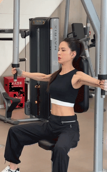 Lý Nhược Đồng khoe body cực phẩm tuổi 58: Vòng eo số 11, cánh tay săn chắc và thần thái không tuổi- Ảnh 1. Lý Nhược Đồng khoe body cực phẩm tuổi 58: Vòng eo số 11, cánh tay săn chắc và thần thái không tuổi- Ảnh 1.