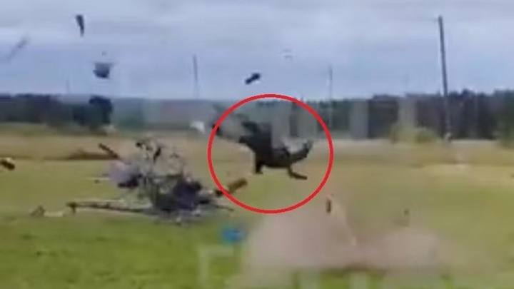 Nhà sáng chế 88 tuổi thiệt mạng khi chạy thử máy bay tự làm - Ảnh 1.