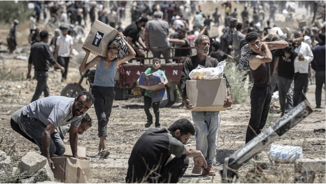 Cậu bé Gaza đi bộ 12km nhận đồ cứu trợ và cái kết bi thảm - Ảnh 4.