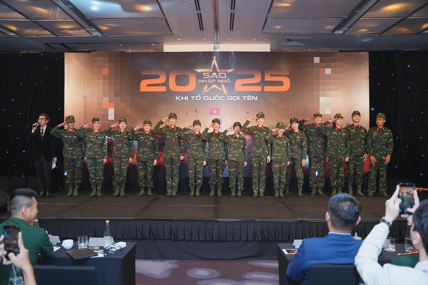 Hoa hậu Hương Giang: “Quân đội và chùa là nơi mà khi mình đi vào và bước ra thì mình nên người luôn” - Ảnh 1.