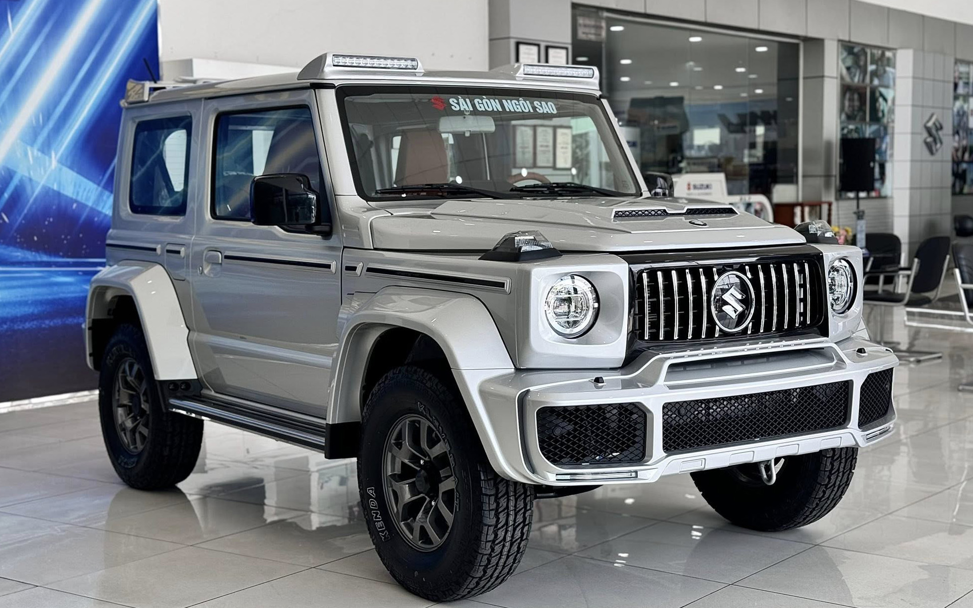 Mua Suzuki Jimny bây giờ tiết kiệm 120 triệu đồng tiền lăn bánh: Đại lý giảm giá sâu, nhiều nơi độ sẵn hầm hố để hút khách - Ảnh 10.