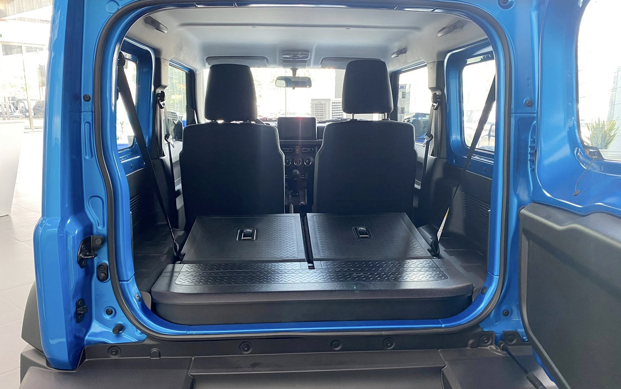 Mua Suzuki Jimny bây giờ tiết kiệm 120 triệu đồng tiền lăn bánh: Đại lý giảm giá sâu, nhiều nơi độ sẵn hầm hố để hút khách - Ảnh 7.