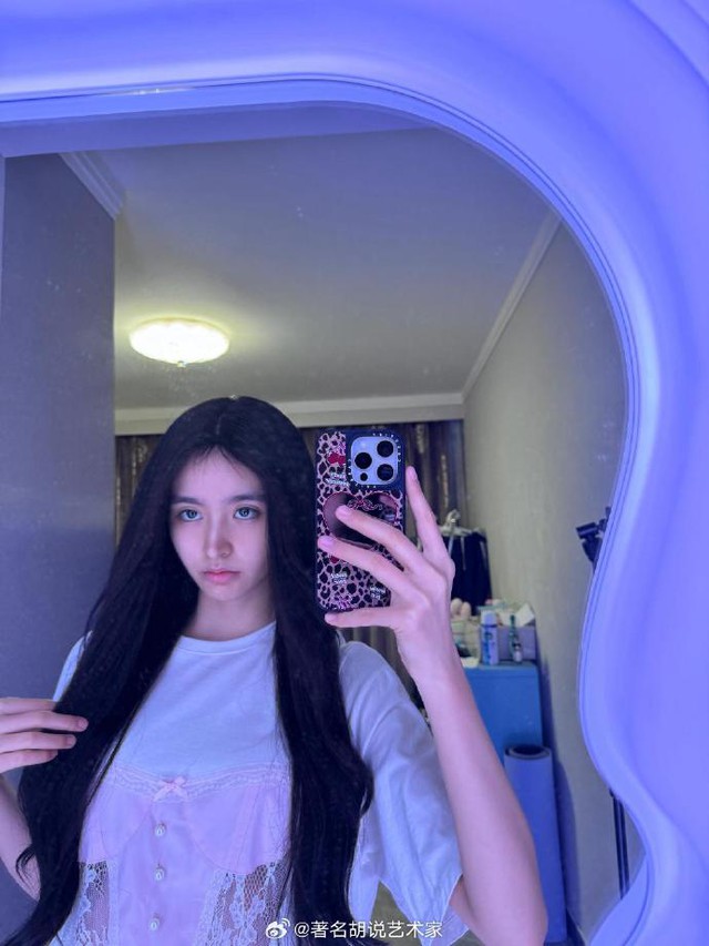 Mỹ nhân có tỷ lệ khuôn mặt đẹp nhất showbiz gây bão với ngoại hình sốc, soi visual mới thấy giải nghệ là quá đúng- Ảnh 6. Mỹ nhân có tỷ lệ khuôn mặt đẹp nhất showbiz gây bão với ngoại hình sốc, soi visual mới thấy giải nghệ là quá đúng- Ảnh 6.