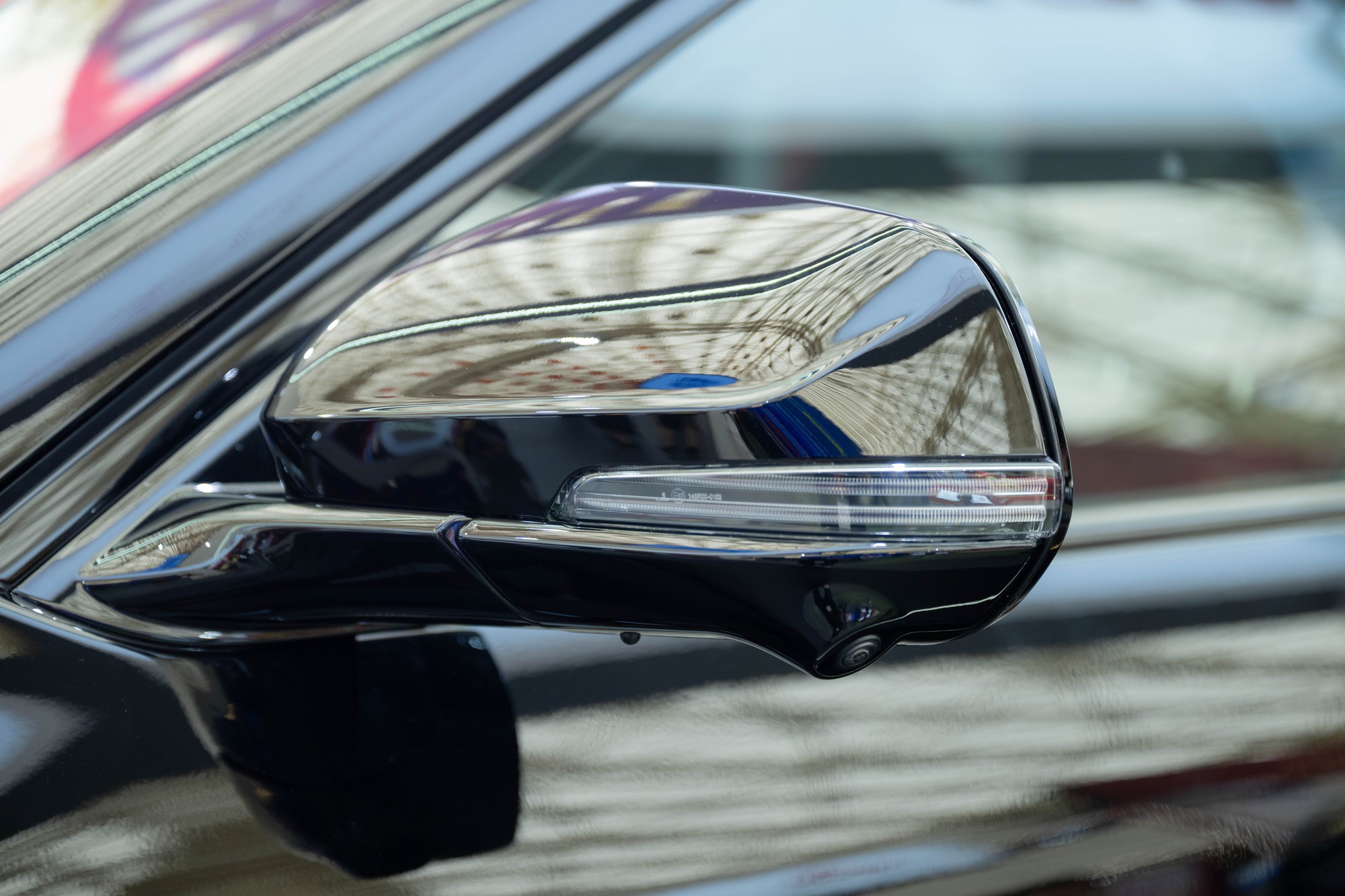 Cận cảnh chuyên cơ mặt đất VinFast Lạc Hồng 900 LX phục vụ nguyên thủ quốc tế - Ảnh 13.