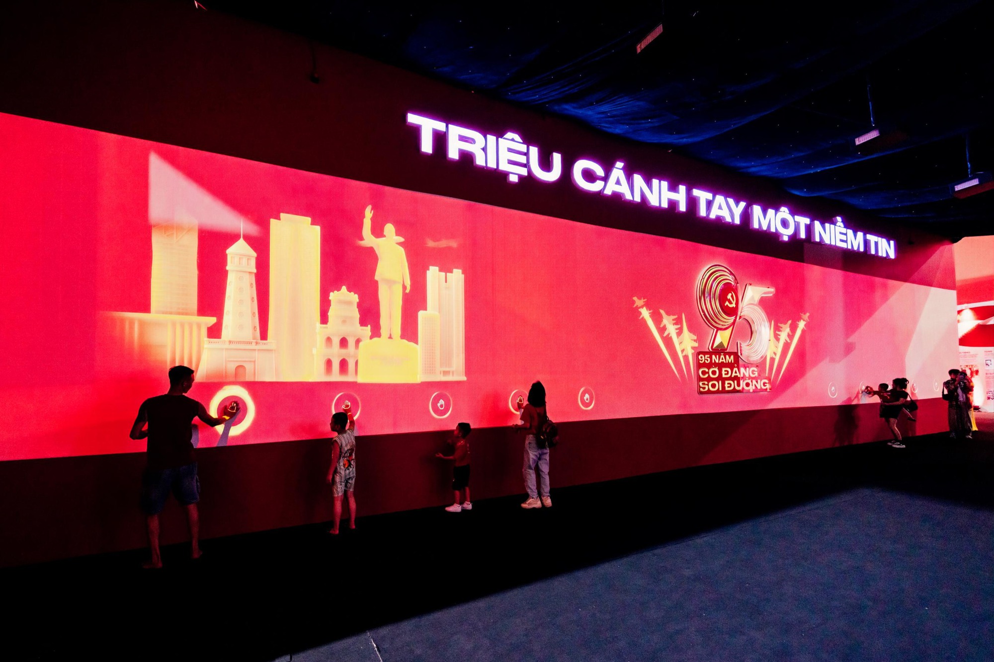 Khi công nghệ tiên phong "thổi hồn" vào lịch sử- Ảnh 2.