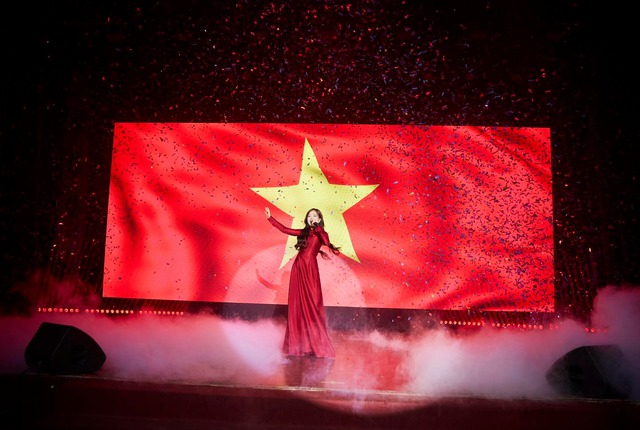 “Con cưng” của các concert quốc gia: Mỹ nhân có giọng hát miễn chê, visual  trẻ đến mức đi lạc vào Khối Thiếu Nhi cũng khó nhận ra- Ảnh 7.
