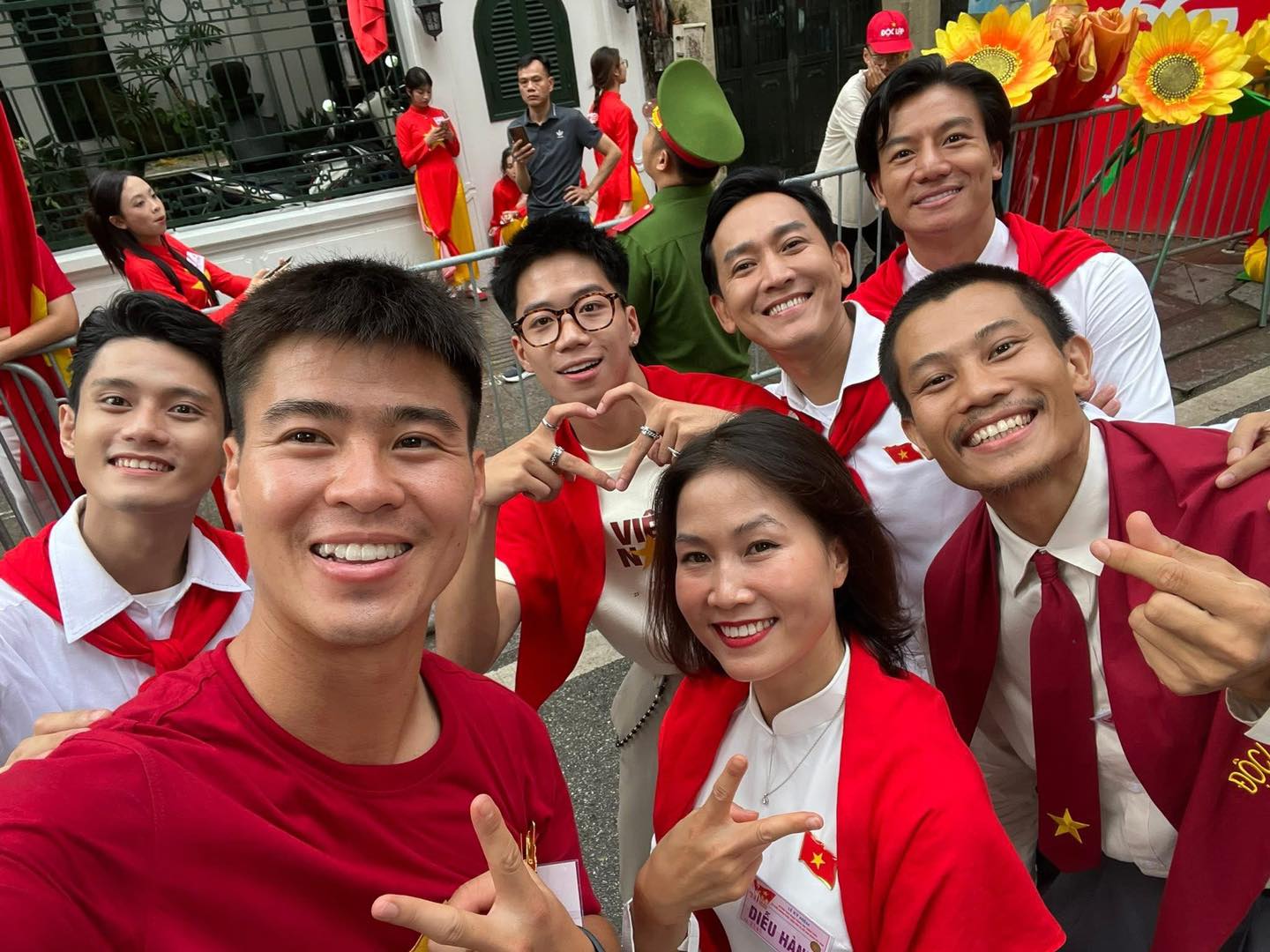 Ngắm dàn VĐV hot nhất Việt Nam Duy Mạnh, Quả bóng vàng Ngọc Châm tại Tổng duyệt Đại lễ 2/9- Ảnh 1. Ngắm dàn VĐV hot nhất Việt Nam Duy Mạnh, Quả bóng vàng Ngọc Châm tại Tổng duyệt Đại lễ 2/9- Ảnh 1.