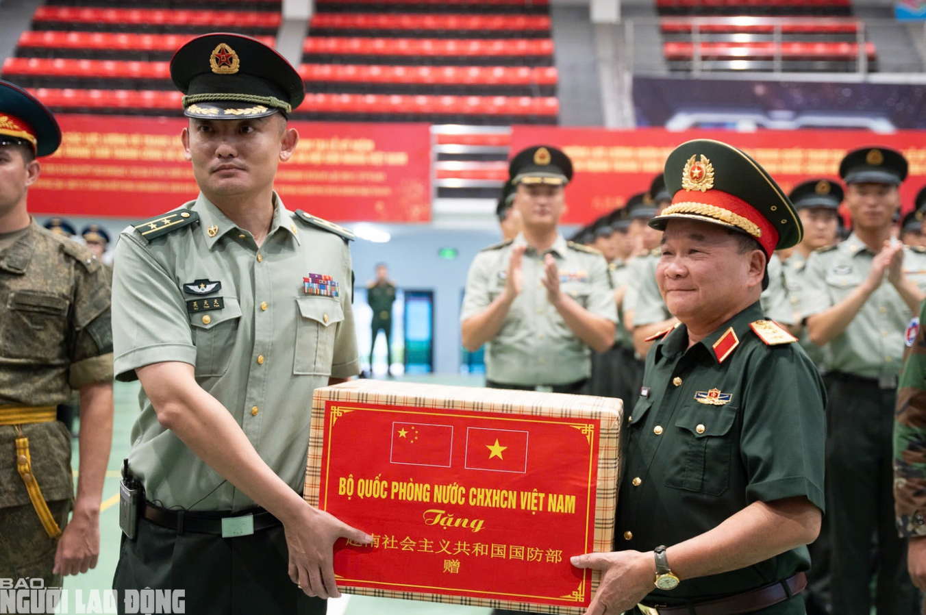 Cận cảnh khối quân nhân Trung Quốc vừa đến Hà Nội tham gia diễu binh A80- Ảnh 4. Cận cảnh khối quân nhân Trung Quốc vừa đến Hà Nội tham gia diễu binh A80- Ảnh 4.