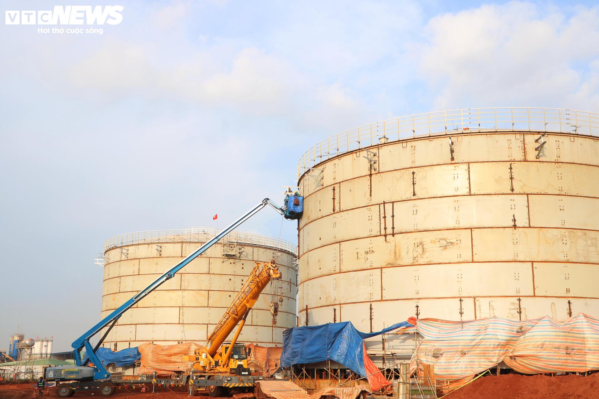 Cận cảnh bồn chứa nhiên liệu sân bay Long Thành tăng tốc về đích - Ảnh 8. Cận cảnh bồn chứa nhiên liệu sân bay Long Thành tăng tốc về đích - Ảnh 8.