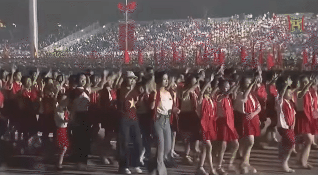 “Con cưng” của các concert quốc gia: Mỹ nhân có giọng hát miễn chê, visual  trẻ đến mức đi lạc vào Khối Thiếu Nhi cũng khó nhận ra- Ảnh 3.