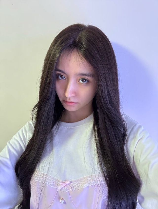 Mỹ nhân có tỷ lệ khuôn mặt đẹp nhất showbiz gây bão với ngoại hình sốc, soi visual mới thấy giải nghệ là quá đúng- Ảnh 5. Mỹ nhân có tỷ lệ khuôn mặt đẹp nhất showbiz gây bão với ngoại hình sốc, soi visual mới thấy giải nghệ là quá đúng- Ảnh 5.