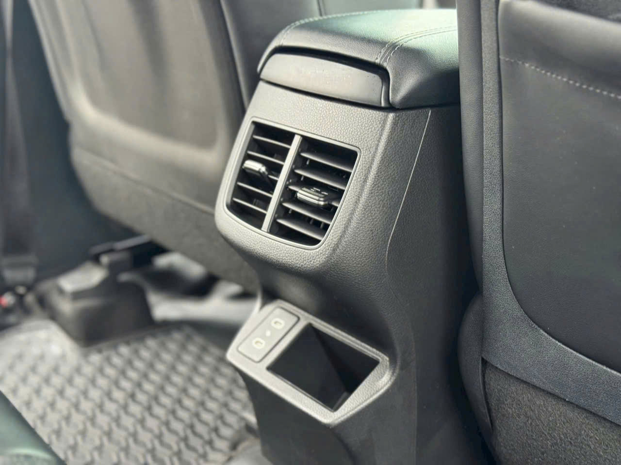 Kia Seltos "dọn kho" giảm giá tới 95 triệu đồng, giá bản giữa nay tiệm cận 'đàn em' Sonet - Ảnh 8.