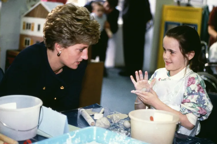 Bí mật từ hộp thời gian Công nương Diana: Sau 30 năm, kho báu ký ức Hoàng gia chính thức lộ diện- Ảnh 1.