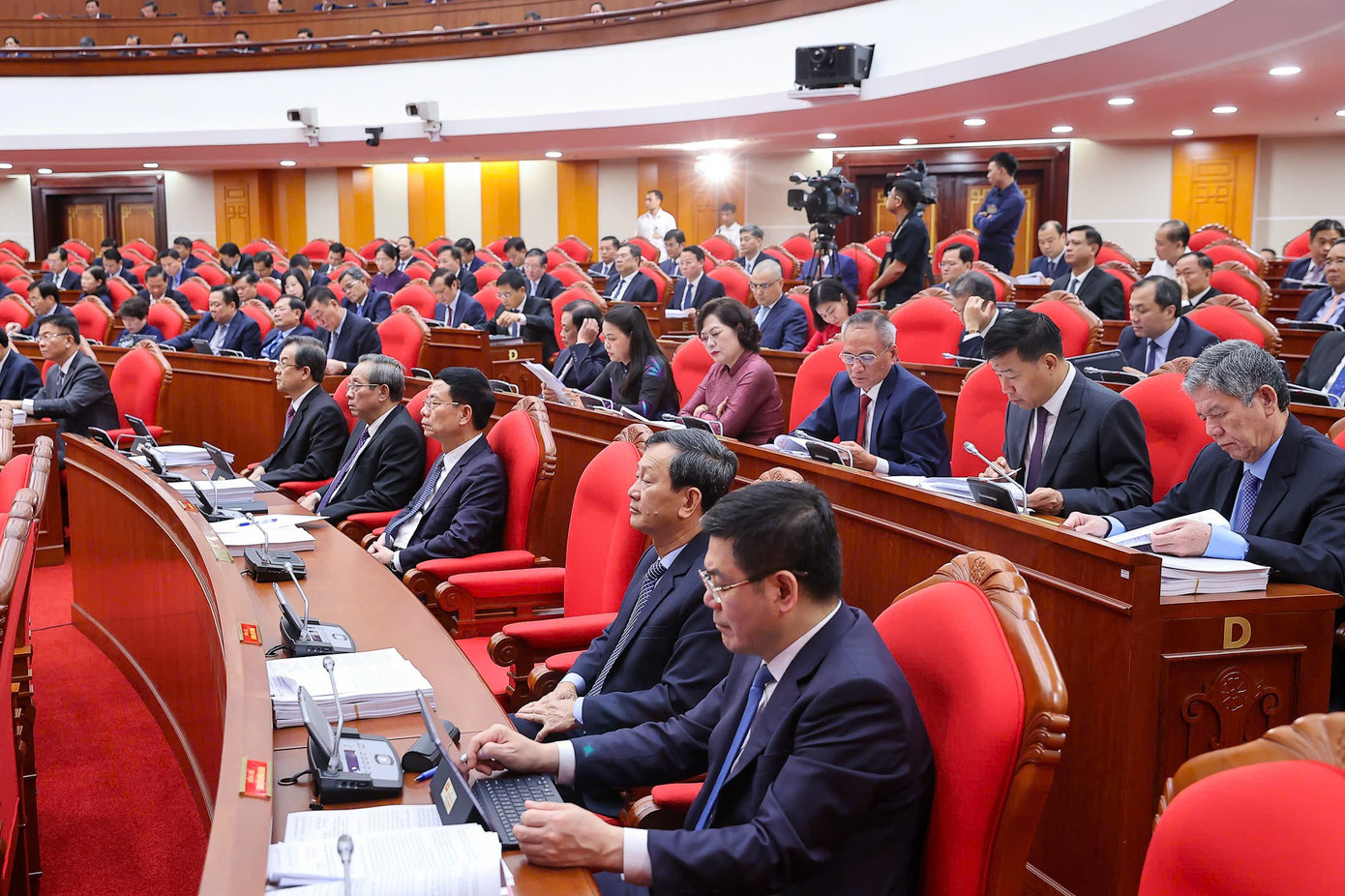 Sửa Quy định về tiêu chuẩn chức danh cán bộ Trung ương: Những thay đổi quan trọng - Ảnh 1.