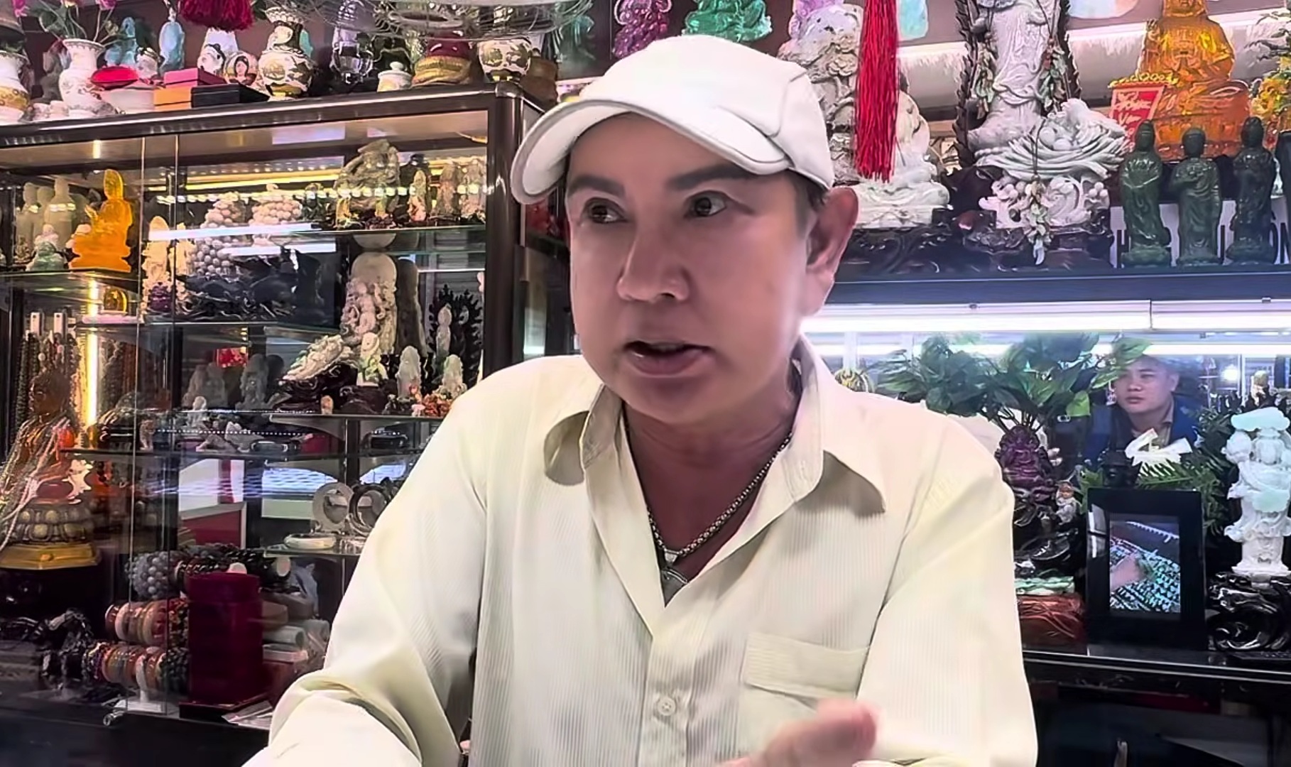 Cố NSƯT Vũ Linh từ chối cắt thực quản: "Đó là bản án kinh khủng nhất, sống không bằng chết"- Ảnh 2. Cố NSƯT Vũ Linh từ chối cắt thực quản: "Đó là bản án kinh khủng nhất, sống không bằng chết"- Ảnh 2.