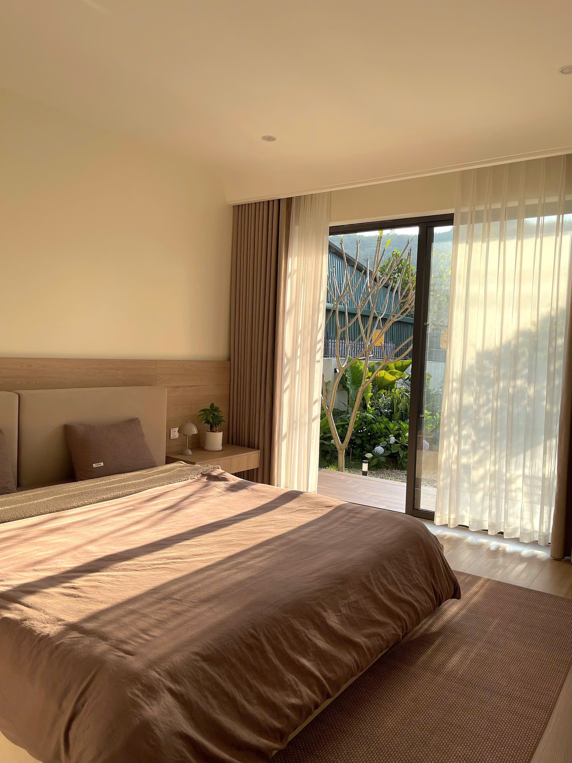 6 năm ở TP.HCM kiếm đủ tiền mua 2 mảnh đất, cặp vợ chồng về Lào Cai xây nhà 2,1 tỷ đồng đẹp như mơ: Chênh lệch thu nhập gây bất ngờ!- Ảnh 7.